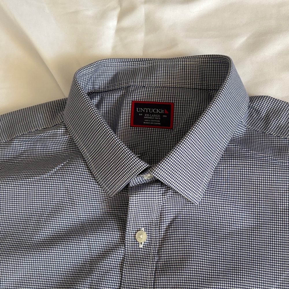 UNTUCKit Men's Gray Button-Up Shirt - Picture 3 of 7